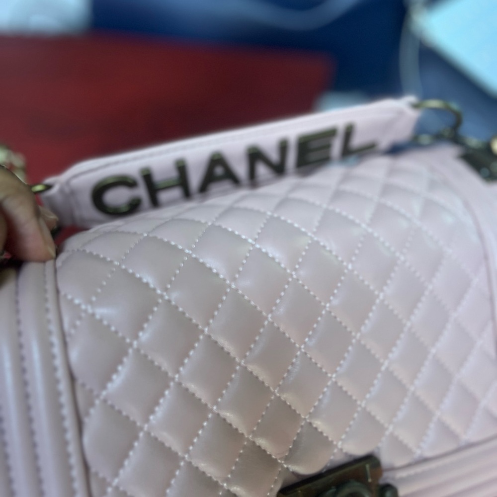 Chanel Light Pink and Gold Chain Bag - Picture 3 of 5